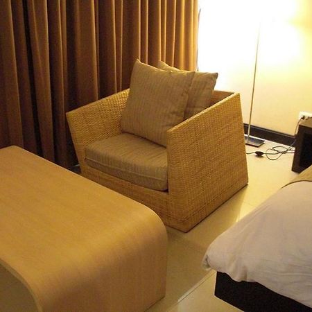 Swutel Hotel Bangkok Exteriör bild
