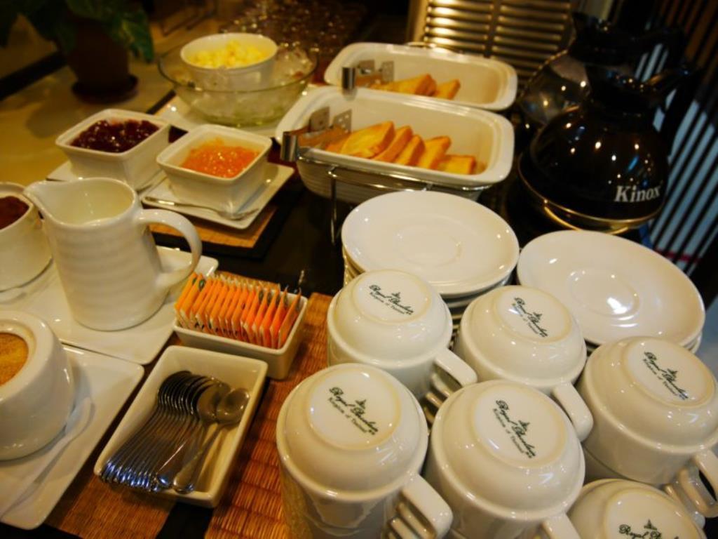 Swutel Hotel Bangkok Exteriör bild